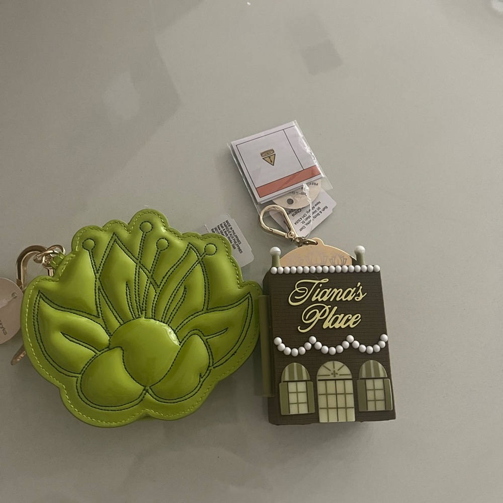 Bath and Body Works Princess Tiana coin purse and pocketback that lights up